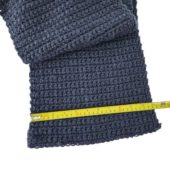 HANDMADE dark blue crocheted scarf (one size) - Picture 3 of 5